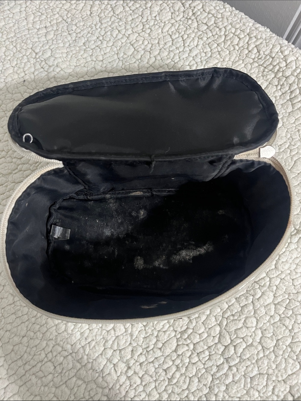 Victoria's Secret Makeup Bag - Pearl White - Picture 4 of 5